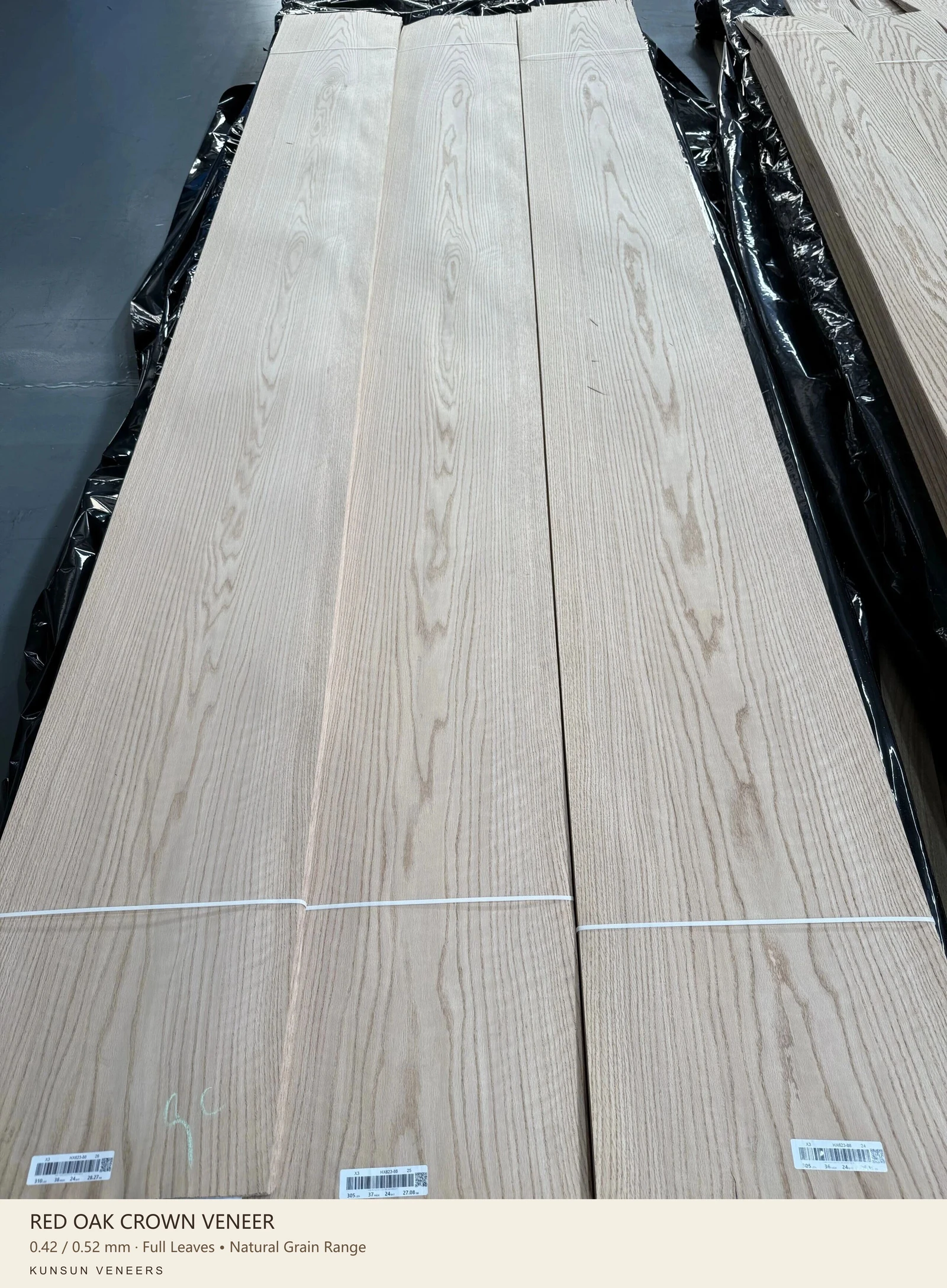 Red oak crown veneer: Full Leaves • Natural Grain Range